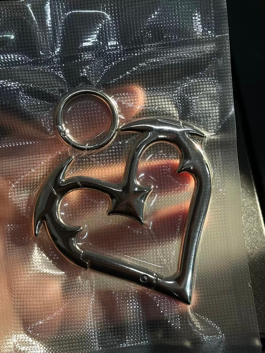 Heartbreaker Carabiner Gothic Heart-Shaped Metal